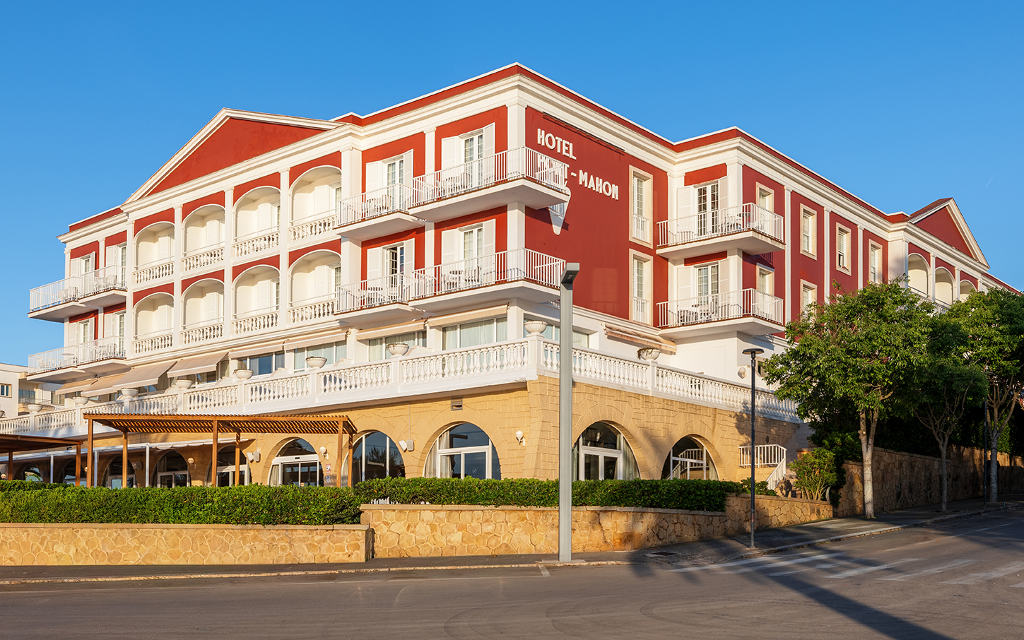 002_alta_mahon Exterior.jpg